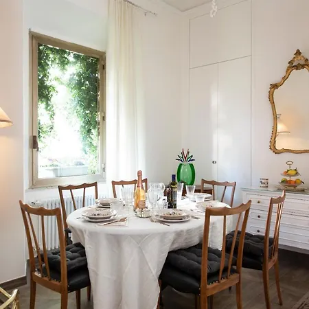 Contemporarys Apartment *